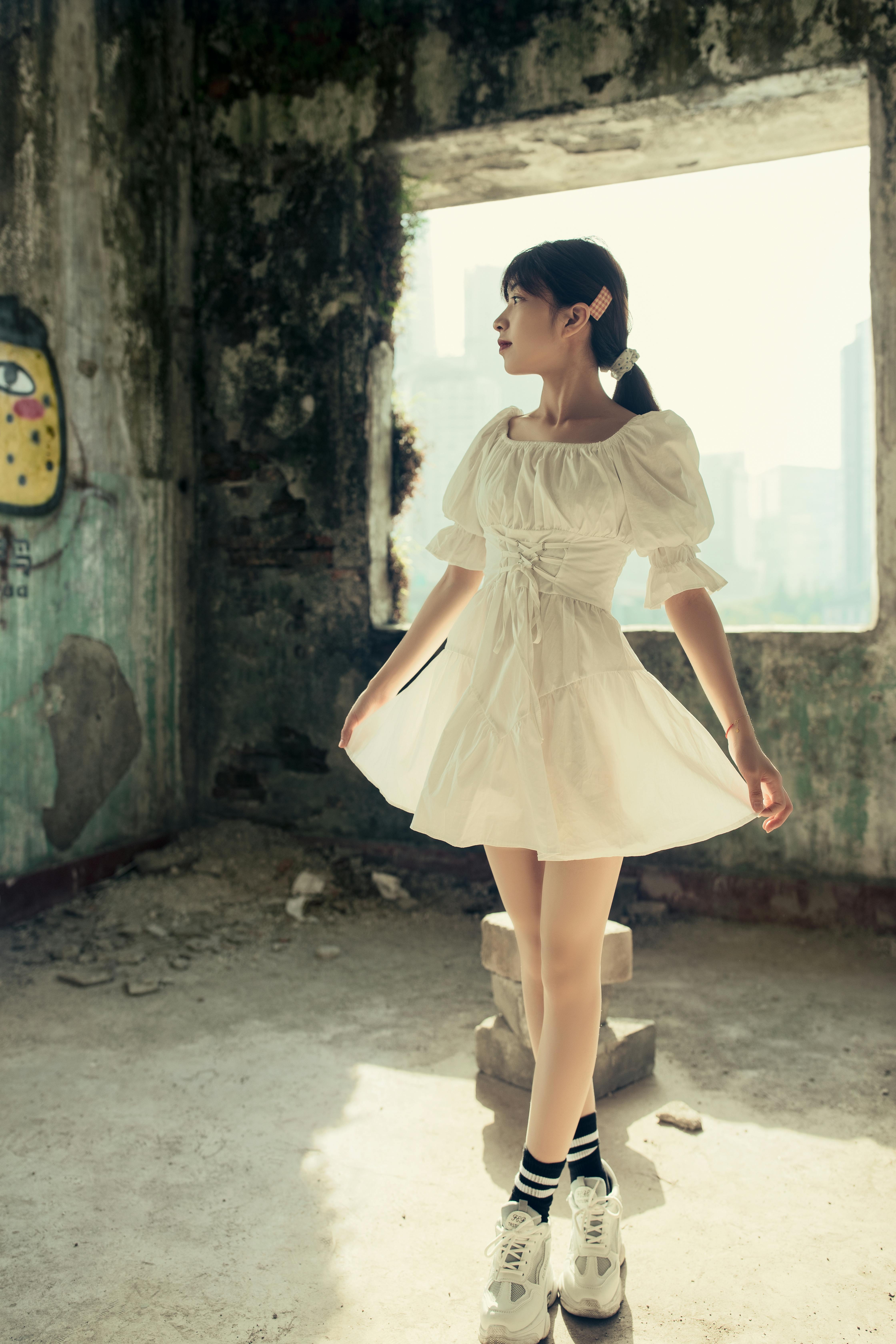 选手封面：YI REN 的反差片段预览图